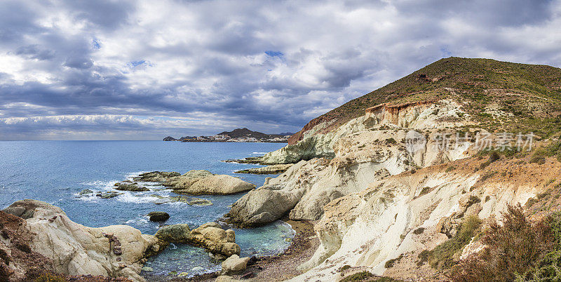 海岸风景在Cabo de Gata-Níjar自然保护区-西班牙